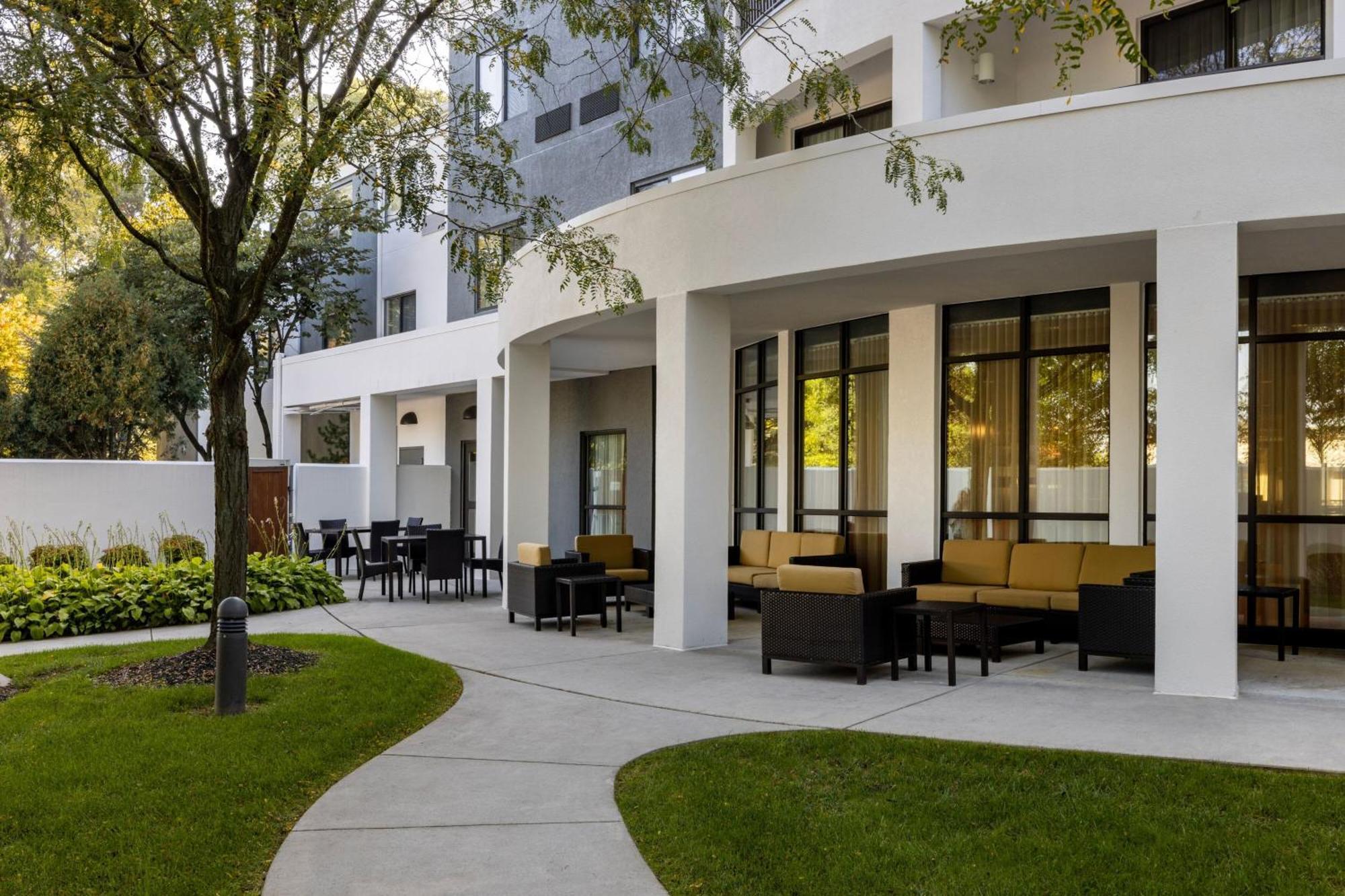 Courtyard By Marriott Harrisburg West/Mechanicsburg Exterior photo