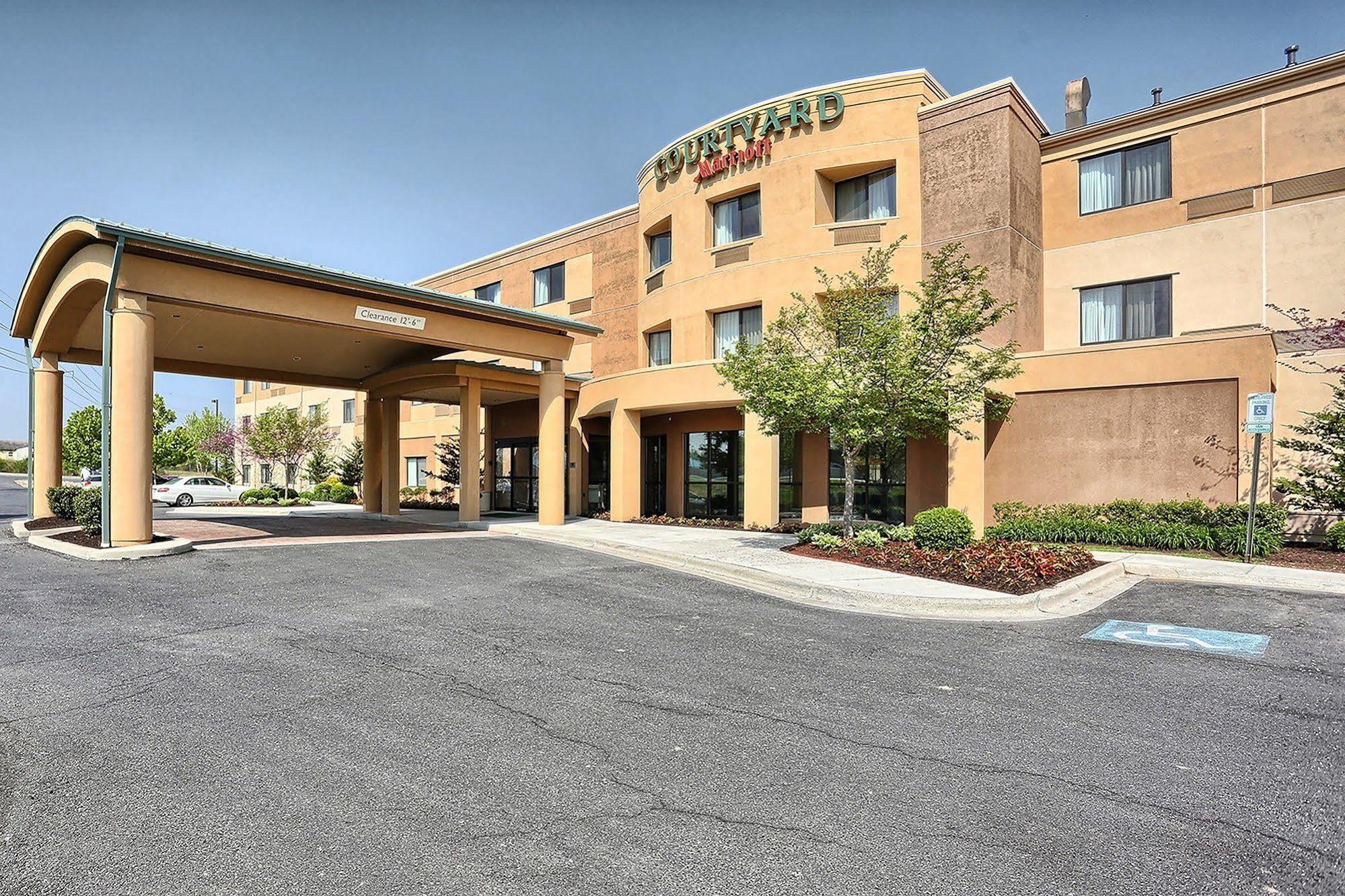 Courtyard By Marriott Harrisburg West/Mechanicsburg Exterior photo